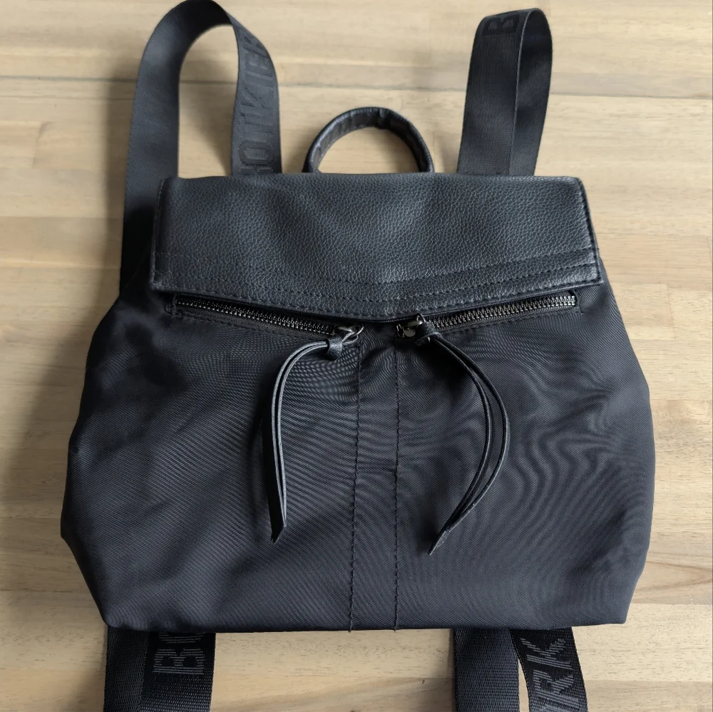 BOTKIER New York Trigger Nylon Backpack Black Flap Travel‎ Campus Bag